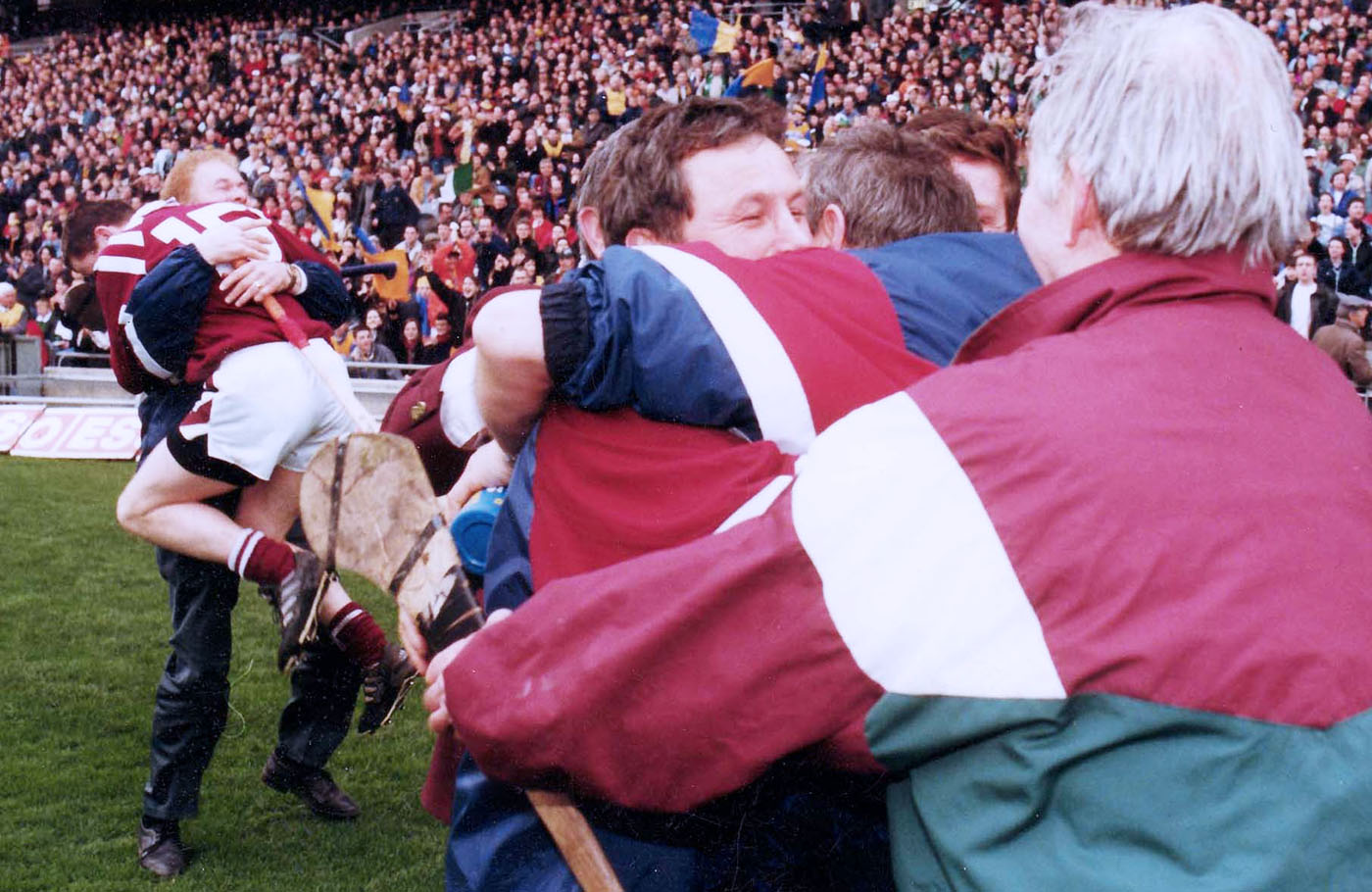 All-Ireland Club Hurling Final 1997 Slide background